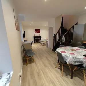  Hébergement de vacances 10 Personnes Maison Entiere